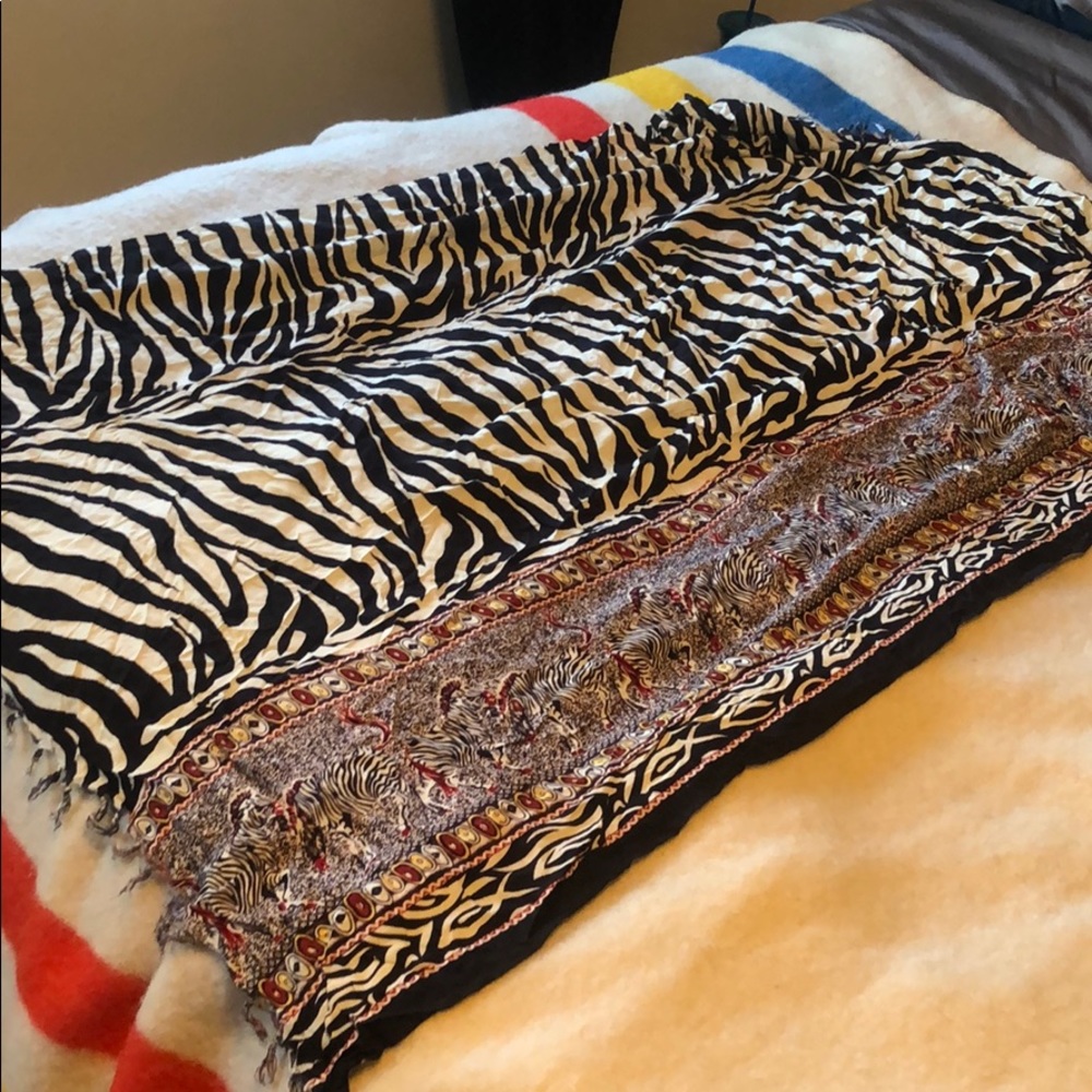 🏇 3 for $20 🏇 Zebra sarong